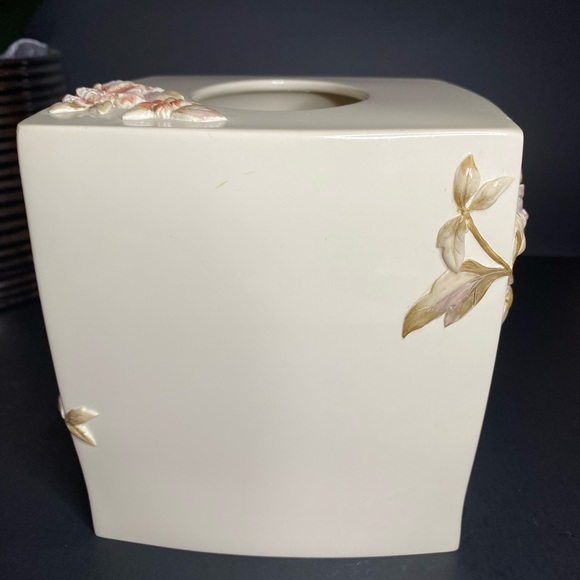 Croscill Charlotte Tissue Box Cover Floral Handpainted Cottage - Picture 5 of 6